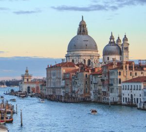 Auto Mieten & Mietwagen in Venedig